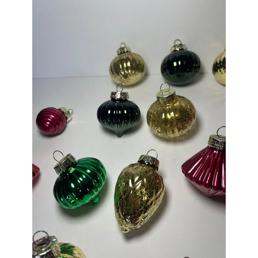Vintage Style Shiny Glass‎ Christmas Ornaments Lot of 16 Red Green Gold Ribbed